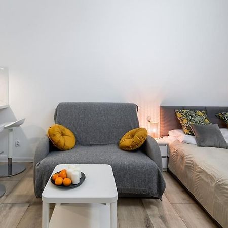 Charming Apartment In Calm And Central Area Krakau Exterior foto
